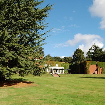 Hotel Lane End High Wycombe Exterior foto