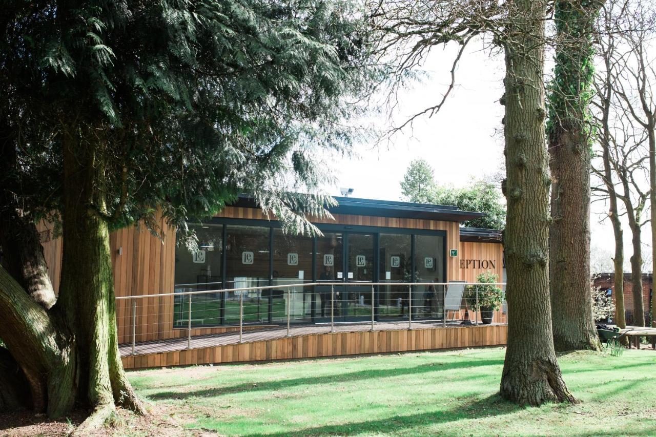 Hotel Lane End High Wycombe Exterior foto